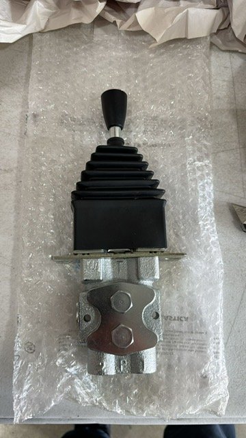 MANDO HIDRAULICO, BOMBA TRIPLEX