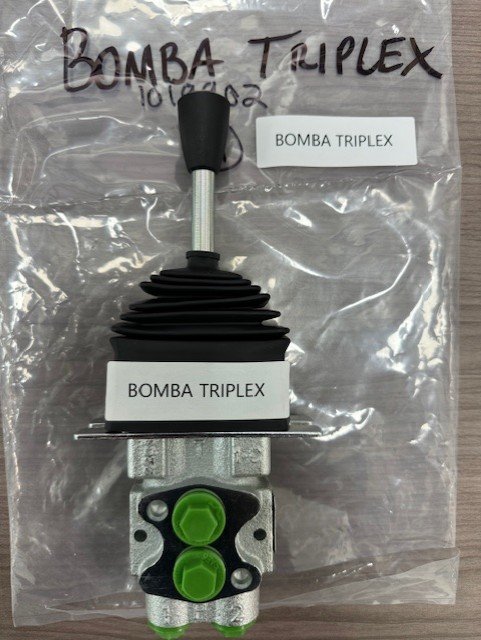 MANDO HIDRAULICO, BOMBA TRIPLEX